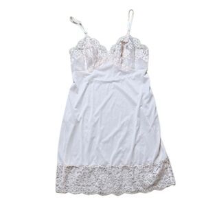 Vintage Vanity Fair Blush Pink Lace and Nylon Slip Dress size 34 / Small